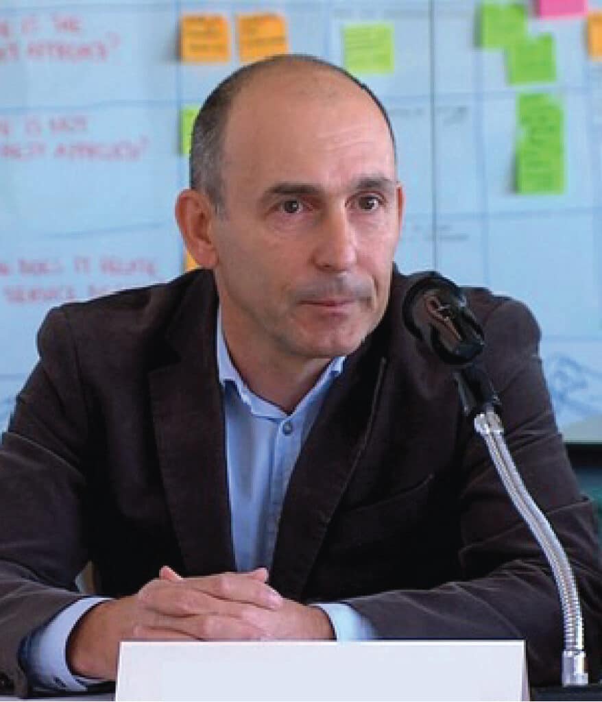 Повишаващите се цени на мобилните услуги могат да бъдат спрени, чрез насърчаване на конкуренцията в сектора