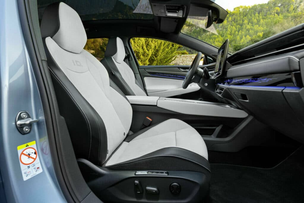 Volkswagen представи електрическото комби ID.7 Tourer с пробег до 685 км и ChatGPT