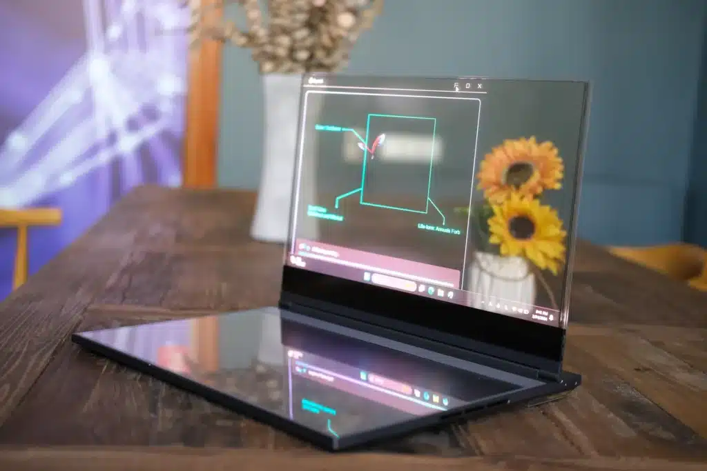 Lenovo официално представи концептуалния си лаптоп с прозрачен MicroLED дисплей
