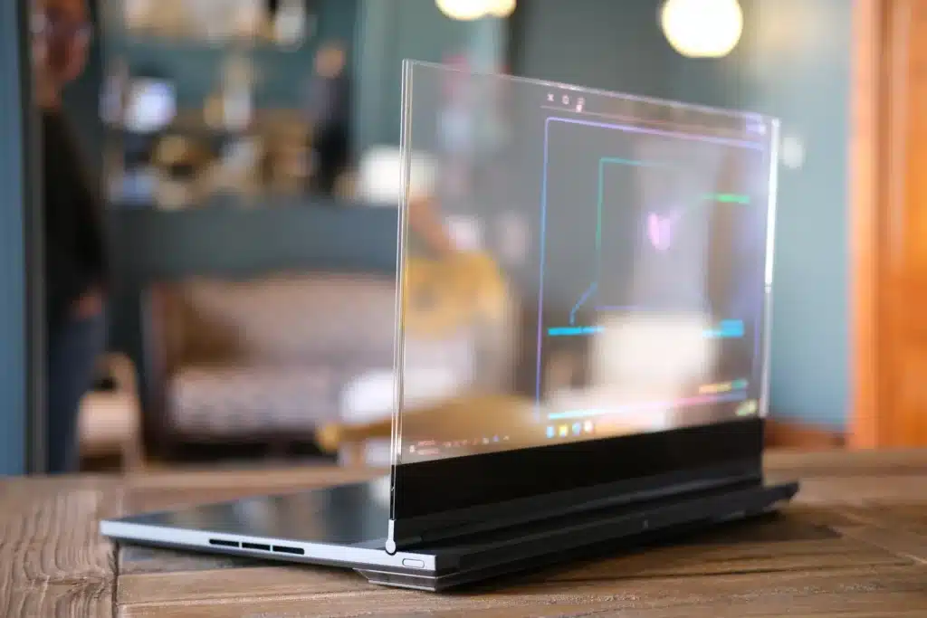 Lenovo официално представи концептуалния си лаптоп с прозрачен MicroLED дисплей