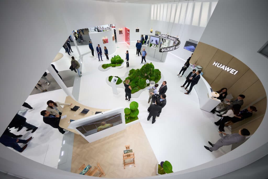 Huawei демонстрира водещи технологии и модна продуктова гама от висок клас на MWC 2024