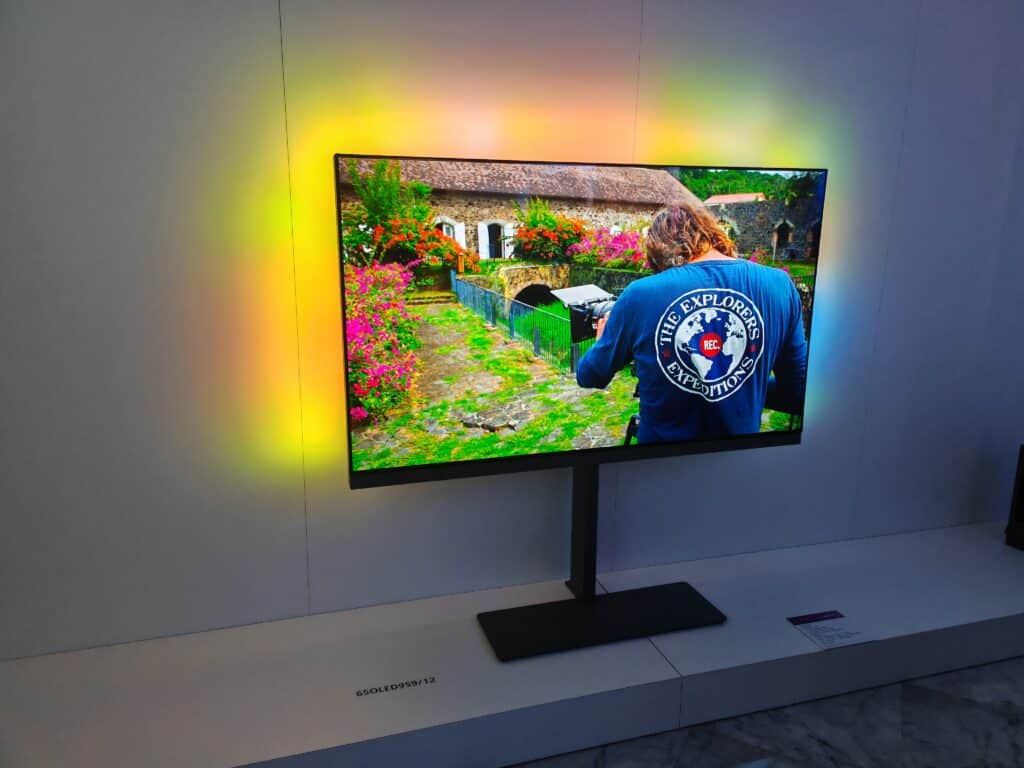 Honor Magic V2 – най-тънкият в своя клас