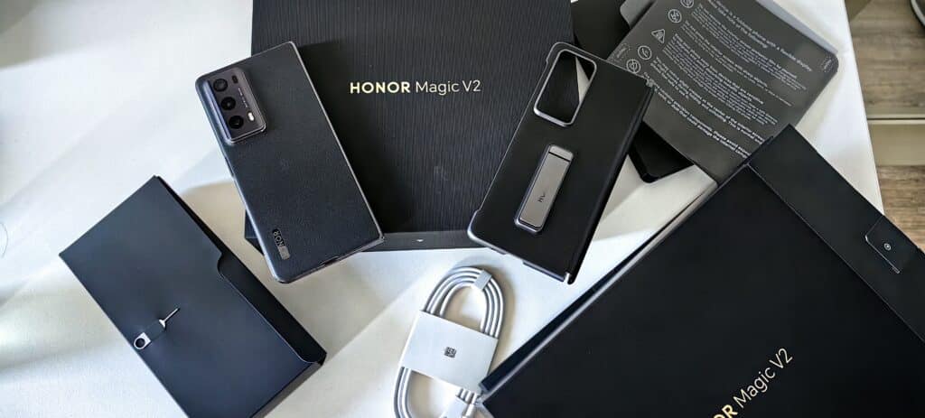 Honor Magic V2 – най-тънкият в своя клас