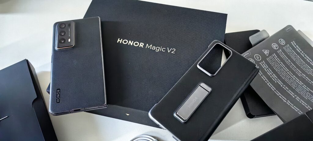 Honor Magic V2 – най-тънкият в своя клас