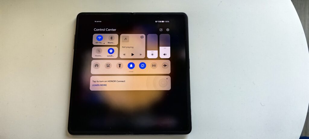 Honor Magic V2 – най-тънкият в своя клас