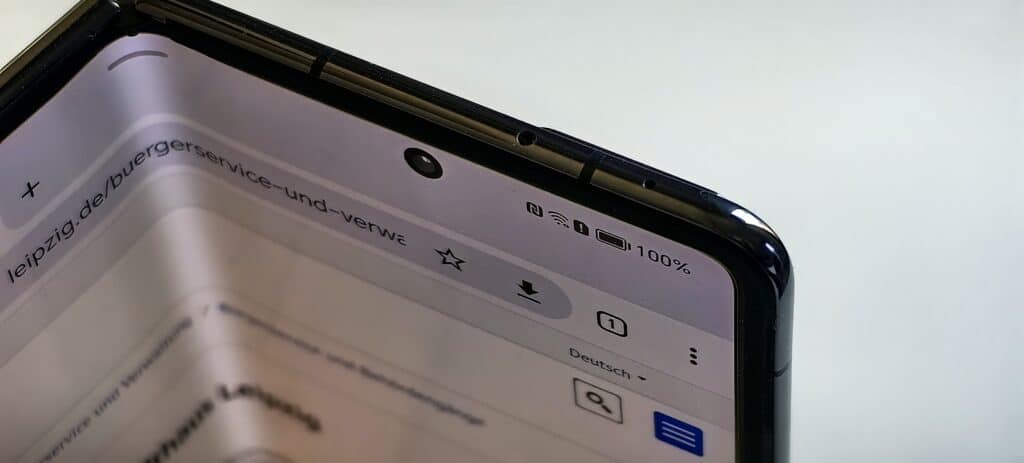 Honor Magic V2 – най-тънкият в своя клас