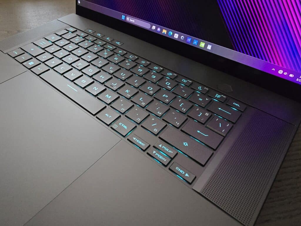 ROG Zephyrus G16 (GU605): Мощност, прецизност и елегантност