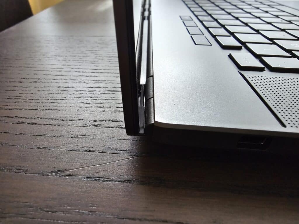 ROG Zephyrus G16 (GU605): Мощност, прецизност и елегантност