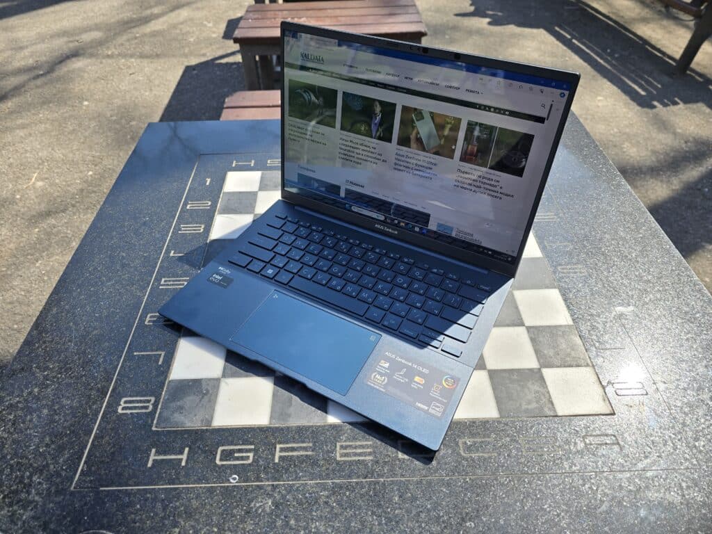 Asus Zenbook 14 OLED UX3405: на тази цена трудно ще намерите нещо по-добро