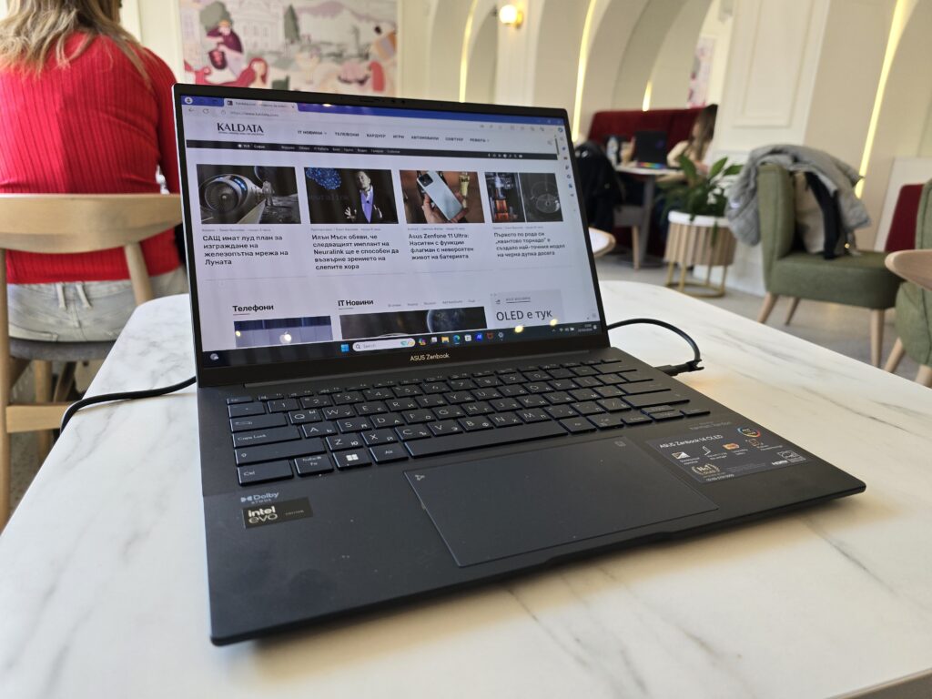Asus Zenbook 14 OLED UX3405: на тази цена трудно ще намерите нещо по-добро
