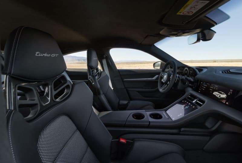 Porsche представи най-мощния си модел в историята: електромобила Taycan Turbo GT с близо 1100 к.с.