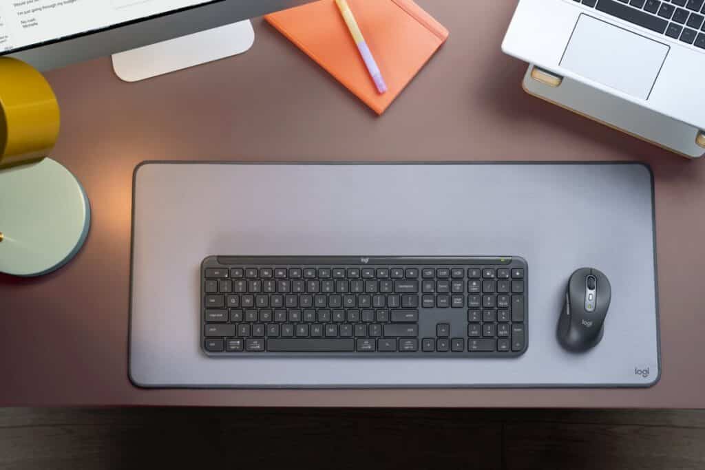 Logitech представи Signature Slim за безпроблемно преминаване между личния и професионалния живот