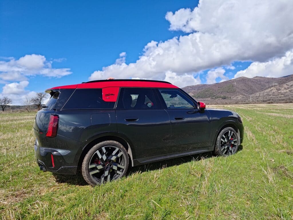 Шофирахме новото MINI Countryman
