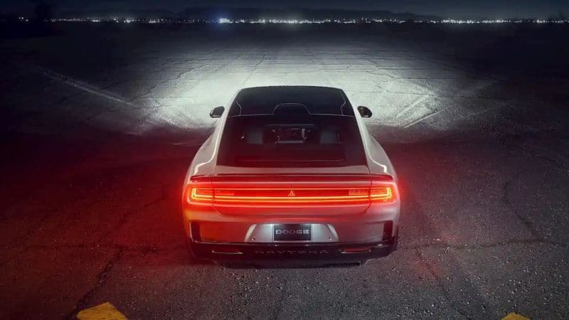 Електрическият Dodge Charger Daytona „изсвирва“ звука от ауспуха на мощен двигател