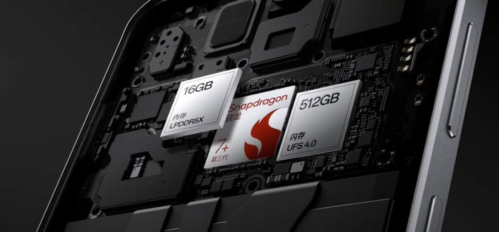 Представен е OnePlus Ace 3V с голям екран, и издръжлива батерия със 100W зареждане – това е първия смартфон със Snapdragon 7+ Gen 3