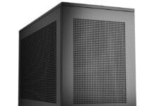 Mini-ITX корпуса Sharkoon Rebel C20 ITX побира видеокарти с дължина до 365 мм и 360 мм радиатори