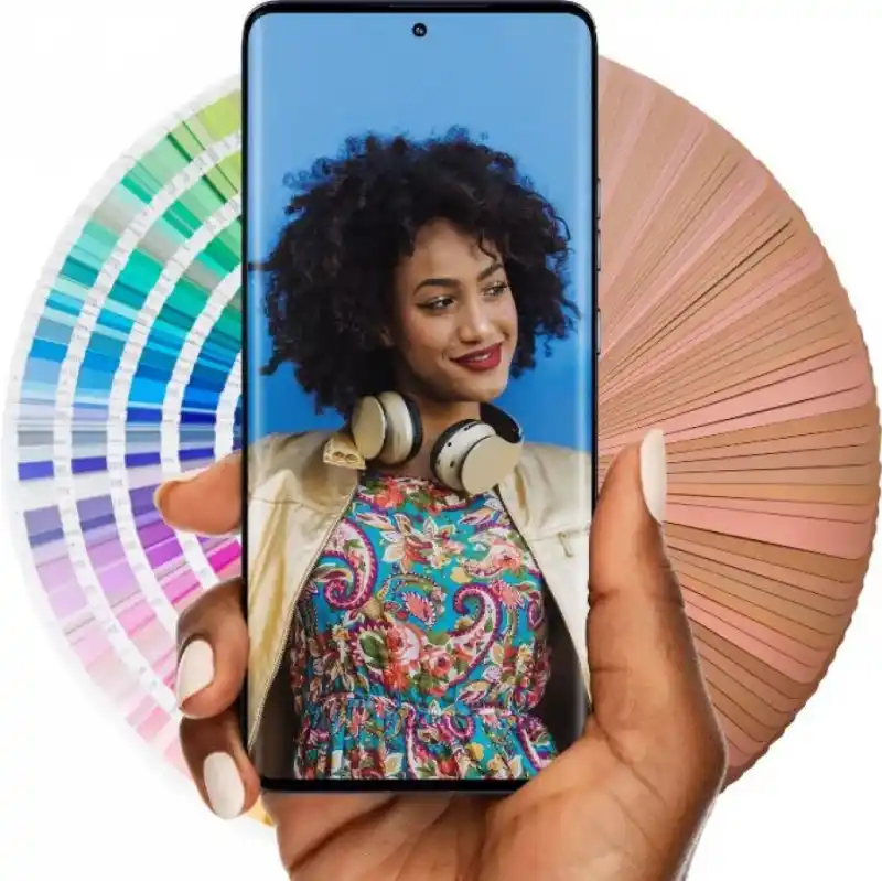 Motorola представи смартфона Edge 50 Pro за 3 със Snapdragon 7 Gen 3, усъвършенствани камери и 125W зареждане