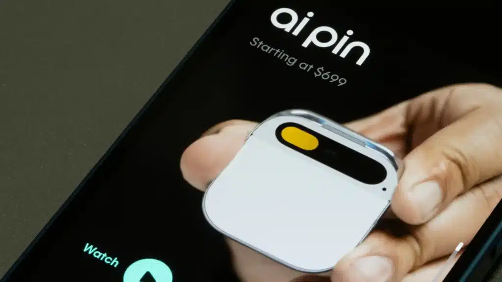 Пълен провал: устройството Ai Pin, което трябваше да замени смартфоните не оправда очакванията