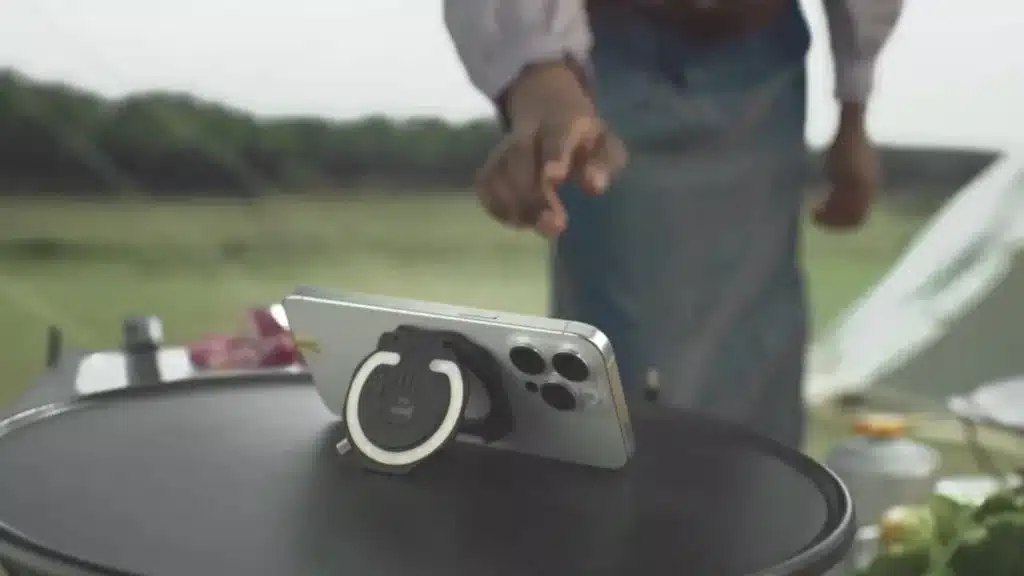 За iPhone беше създадено фенерче с MagSafe