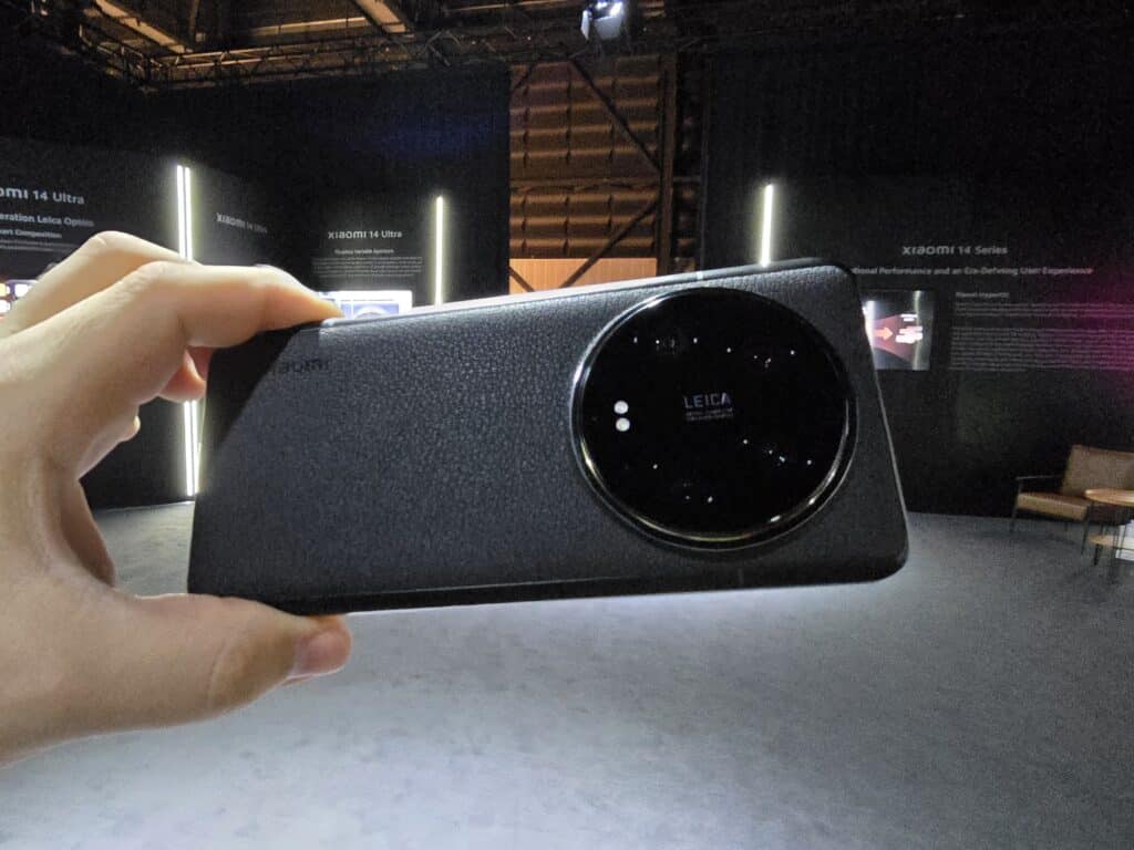 Продажбите на дългоочаквания смартфон Xiaomi 14 Ultra стартират в България от 4 април със специална оферта