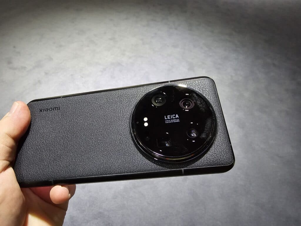 Продажбите на дългоочаквания смартфон Xiaomi 14 Ultra стартират в България от 4 април със специална оферта