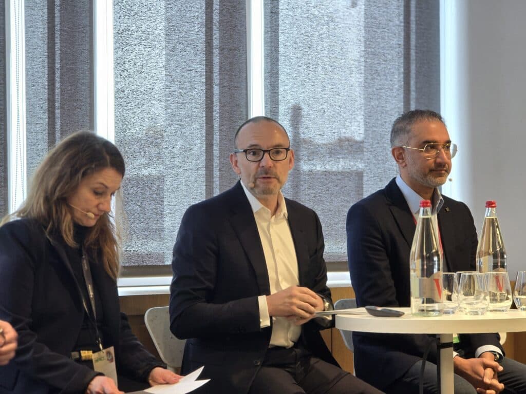 На Innovation Summit в Париж Schneider Electric обявява последните си иновации и сътрудничества