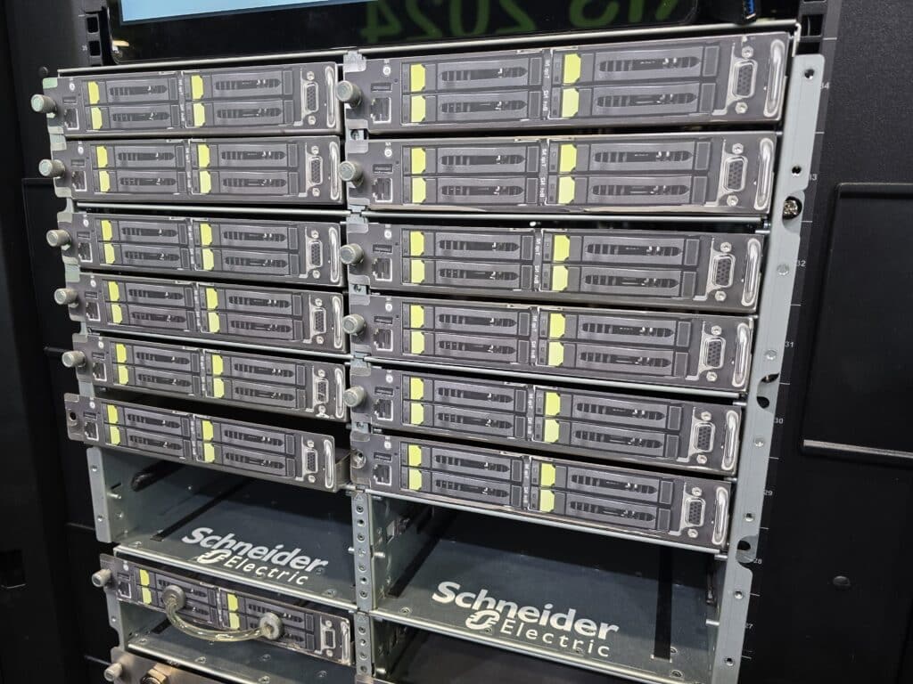 На Innovation Summit в Париж Schneider Electric обявява последните си иновации и сътрудничества
