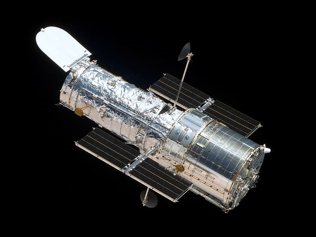 Hubble отпразнува 34-та годишнина с поглед към мъглявината M76