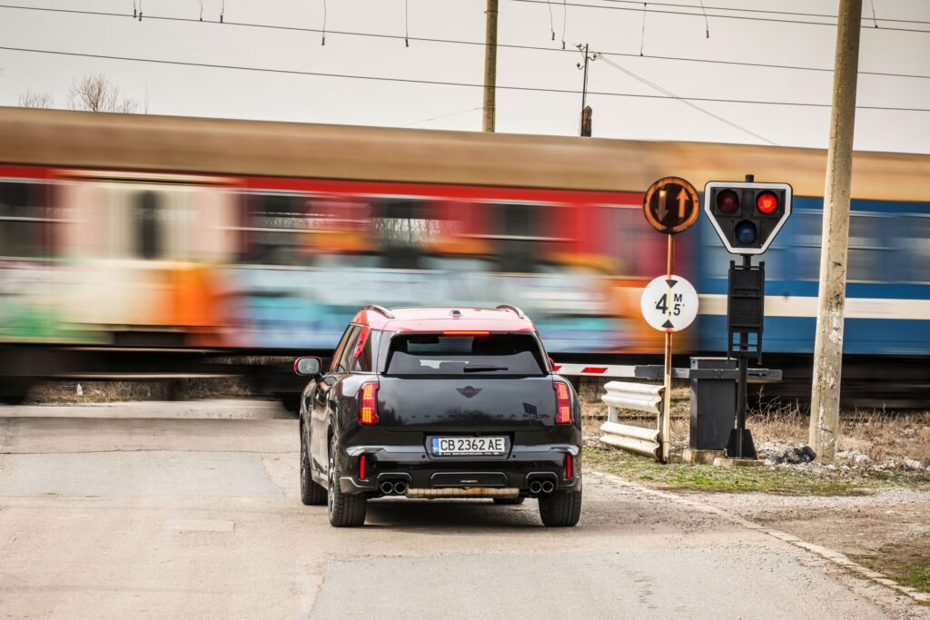 Шофирахме новото MINI Countryman