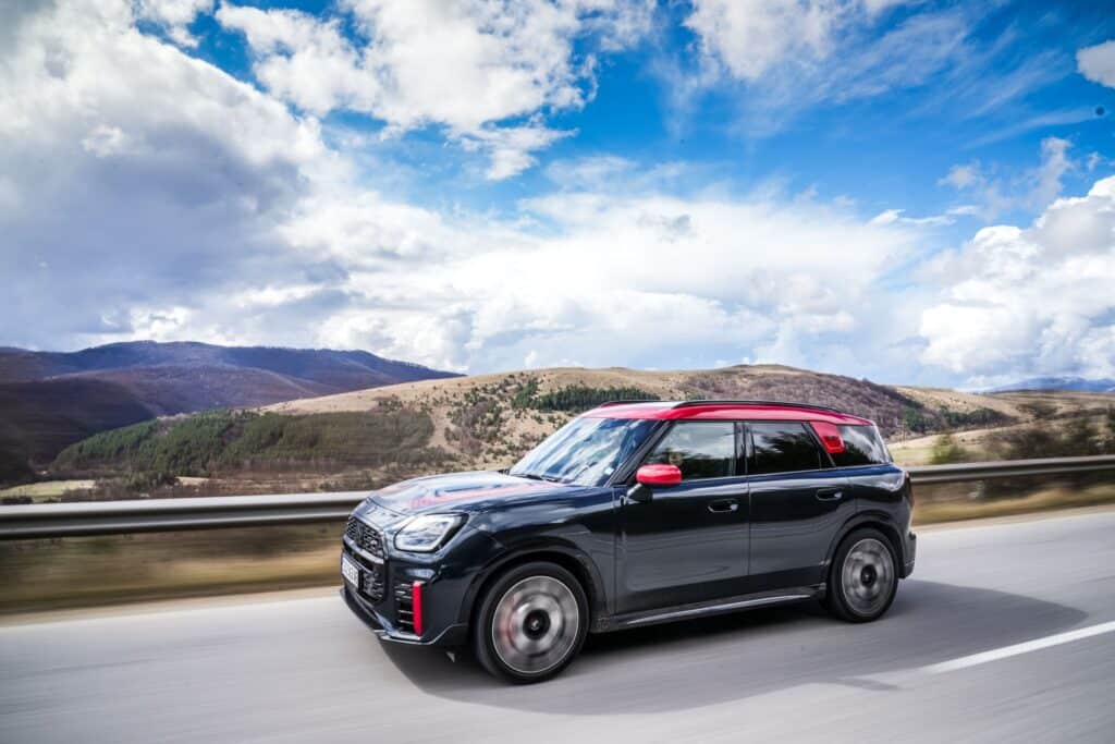 Шофирахме новото MINI Countryman