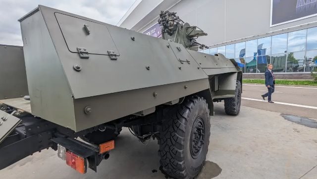 Русия ще използва безпилотен, брониран камион, който ще превозва, и изстрелва бойни дронове в Украйна