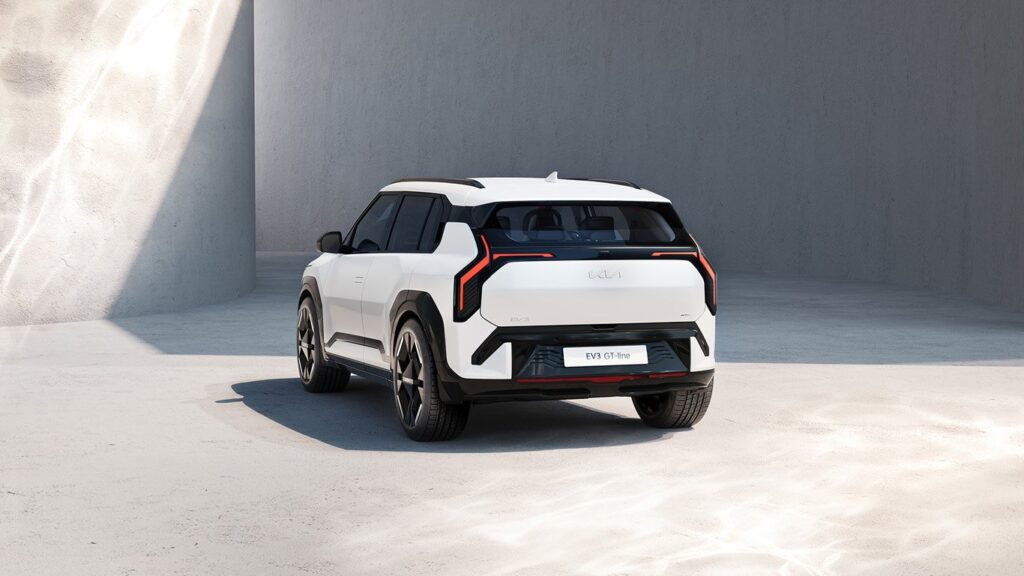Представиха е електрическият автомобил Kia EV3 с гласов асистент, задвижван от ChatGPT