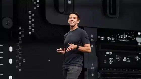 Кой ще ръководи Apple след Тим Кук: инвеститори и анализатори посочиха днешния фаворит