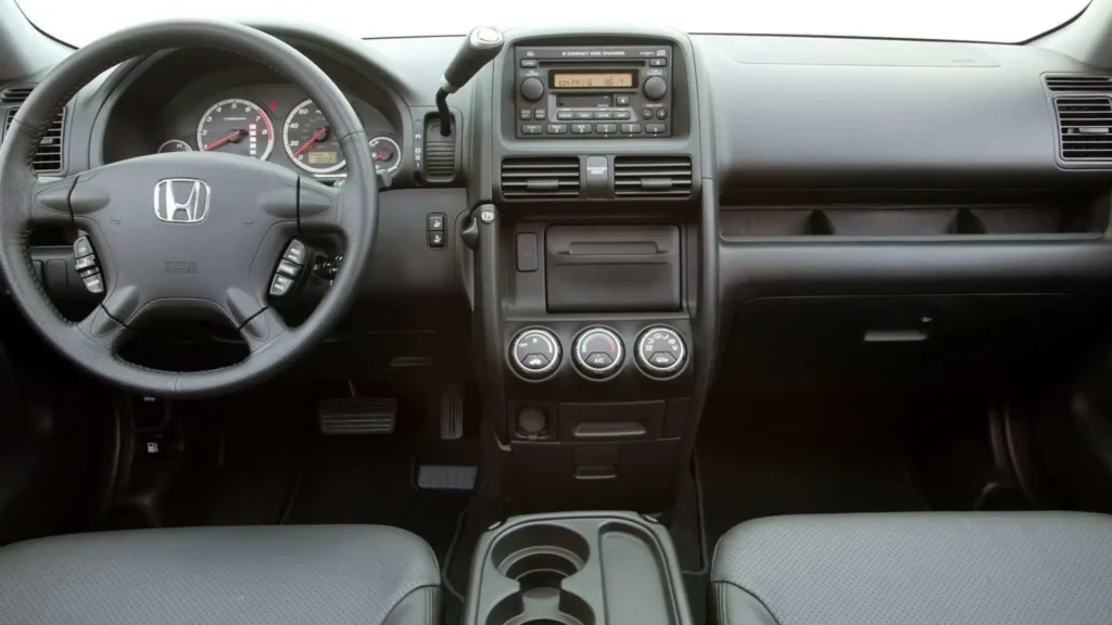 6 причини защо Honda CR-V от 2006-а е най-надеждната кола, която можеш да си купиш с пари