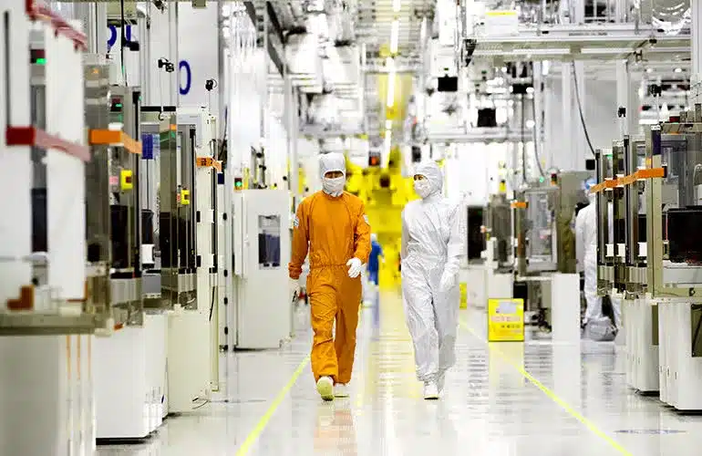Samsung е изправена пред първата стачка на работниците си в 55-годишната си история