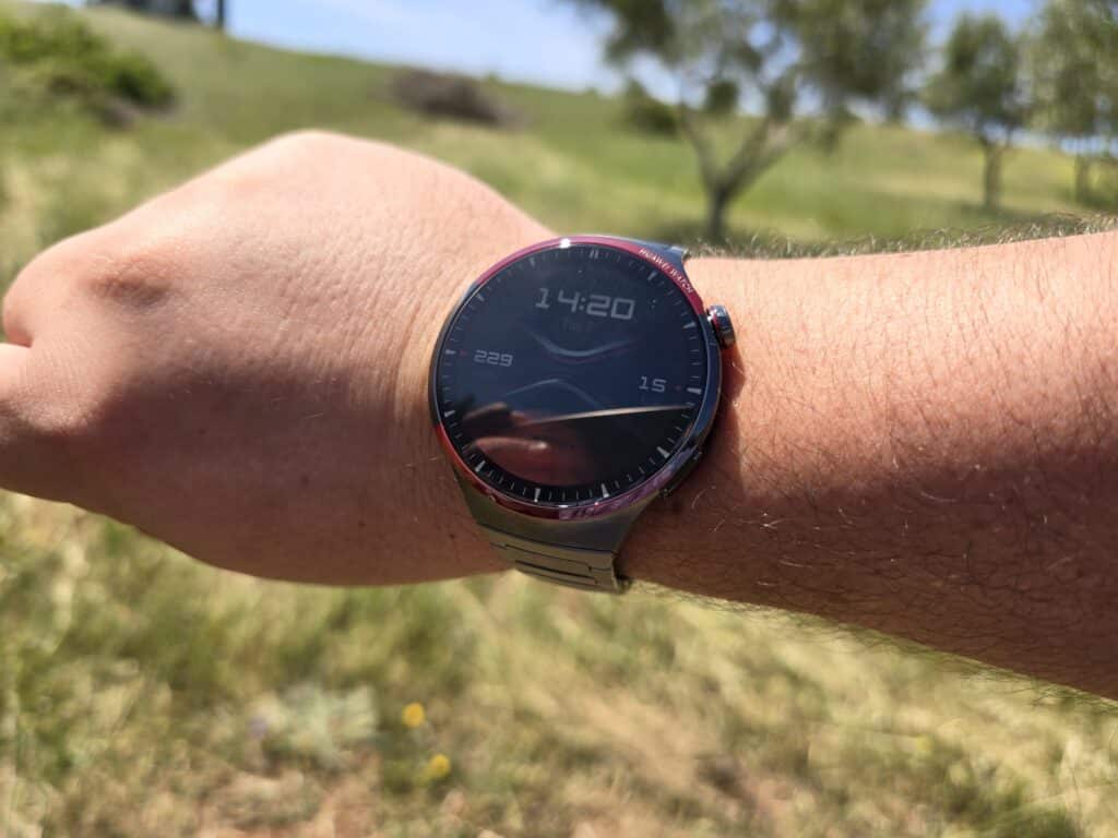 Излитаме в космоса с новия HUAWEI WATCH 4 Pro Space Edition