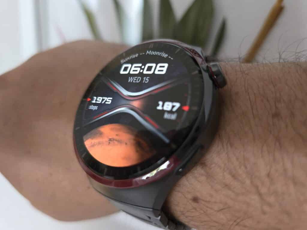 Излитаме в космоса с новия HUAWEI WATCH 4 Pro Space Edition