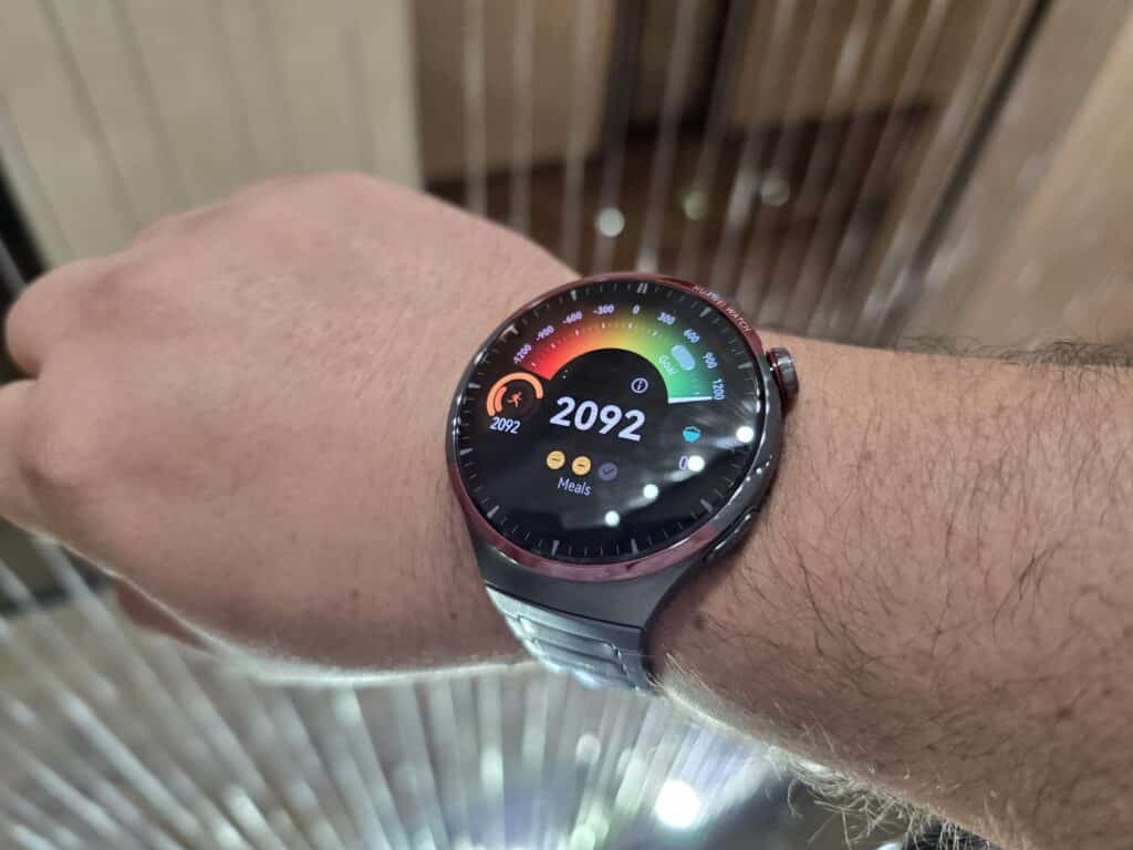 Излитаме в космоса с новия HUAWEI WATCH 4 Pro Space Edition