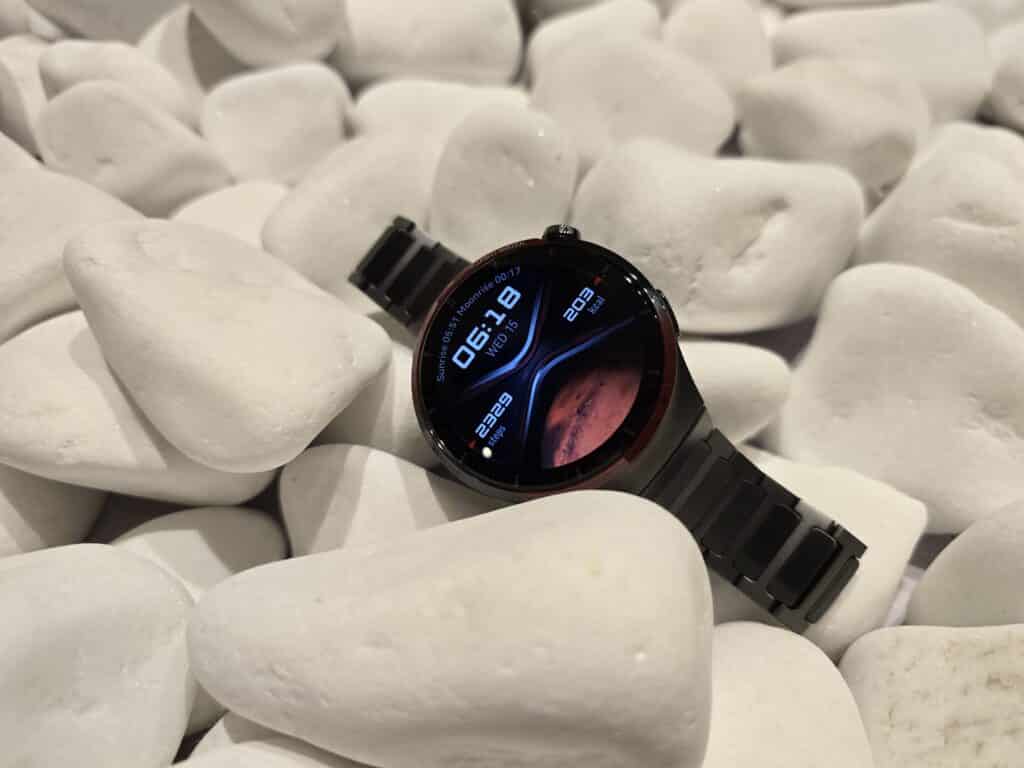 Излитаме в космоса с новия HUAWEI WATCH 4 Pro Space Edition