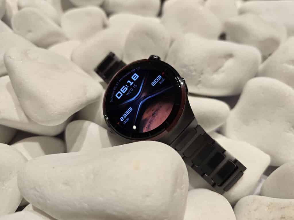 Излитаме в космоса с новия HUAWEI WATCH 4 Pro Space Edition