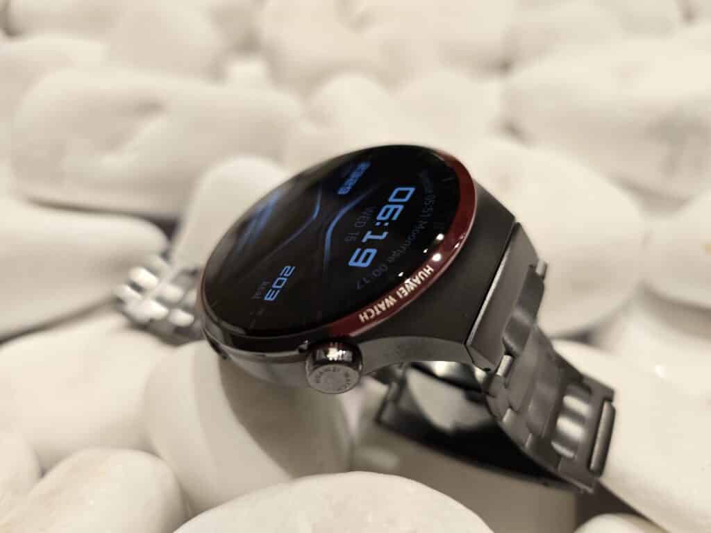 Излитаме в космоса с новия HUAWEI WATCH 4 Pro Space Edition