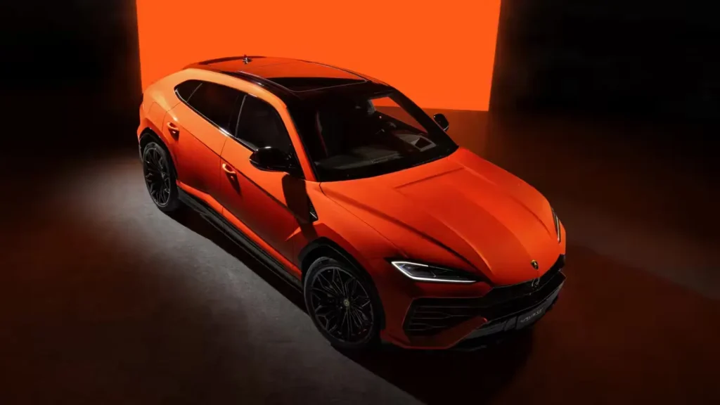 Lamborghini заменя модела Urus S с хибриден Urus SE, който разполага с близо 800 коня