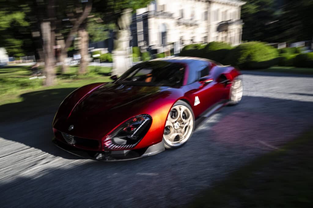 Alfa Romeo 33 Stradale триумфира на “Concorso di Eleganza di Villa d’Este” (снимки)