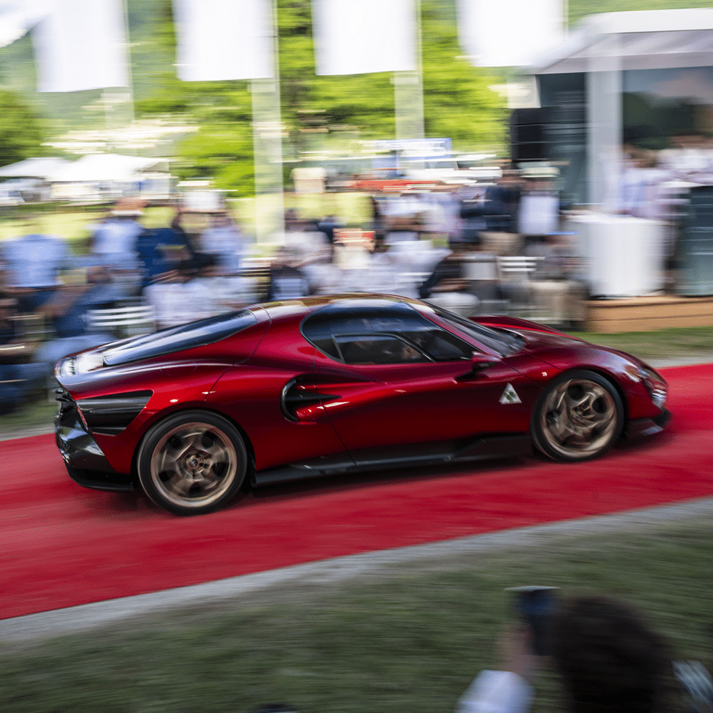 Alfa Romeo 33 Stradale триумфира на “Concorso di Eleganza di Villa d’Este” (снимки)