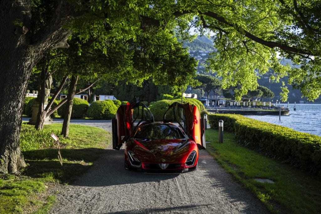 Alfa Romeo 33 Stradale триумфира на “Concorso di Eleganza di Villa d’Este” (снимки)