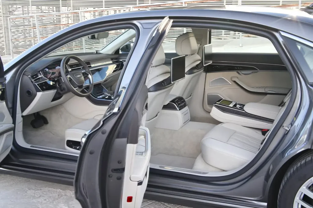 Audi А8 D5 преди фейслифта. Къде му е силата, как стои спрямо конкурентите?