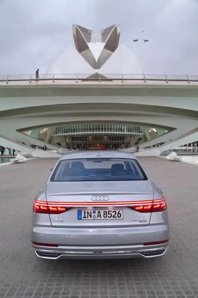 Audi А8 D5 преди фейслифта. Къде му е силата, как стои спрямо конкурентите?