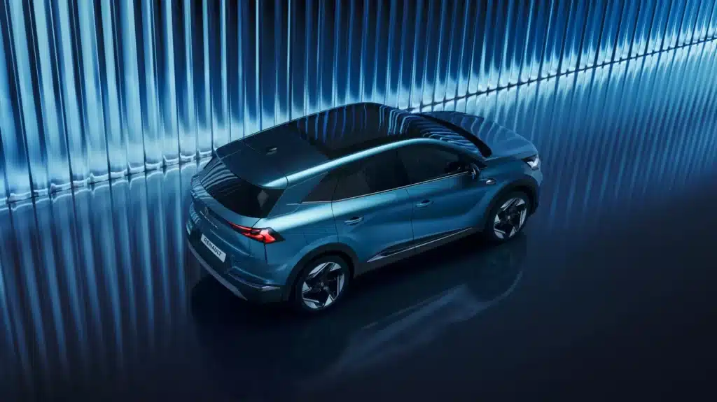 Renault предсдтави компактния кросоувър Symbioz с хибридна установка и огромен багажник