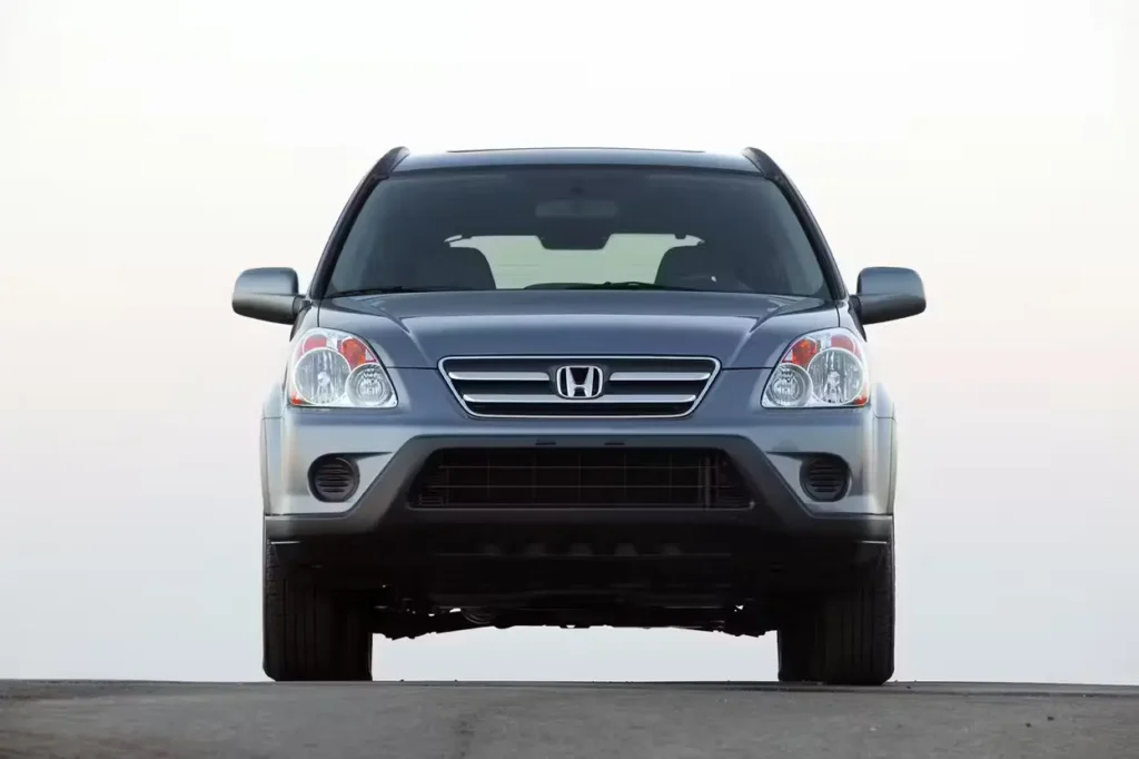 6 причини защо Honda CR-V от 2006-а е най-надеждната кола, която можеш да си купиш с пари