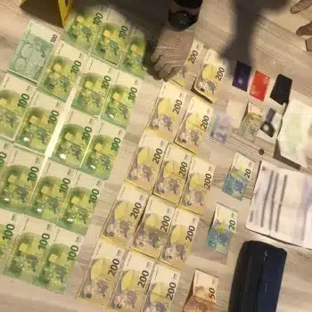 Операция „Пандора“: Европол ликвидира 12 кол центъра за ало измами в няколко държави